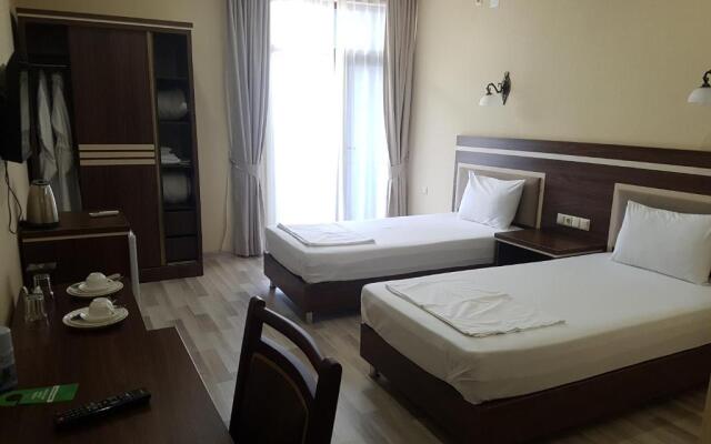 Hotel 725 B