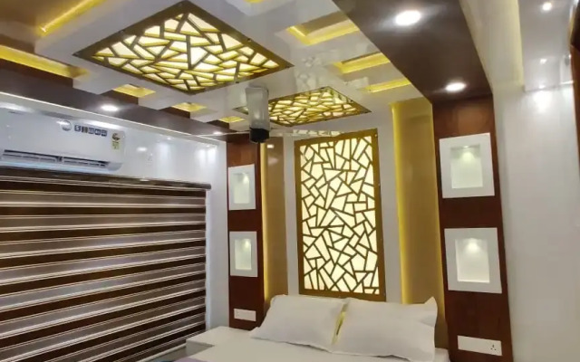 Cosy Houseboat
