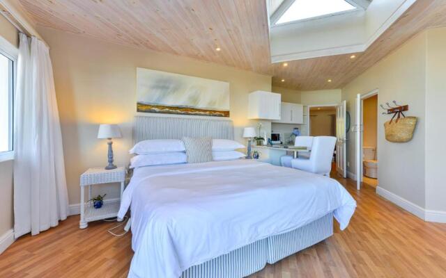 Singing Kettle Beach Lodge