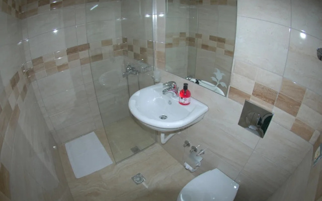 Crown Deluxe Apartments