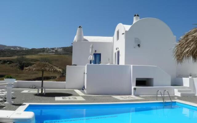 Santorini Traditional Suites