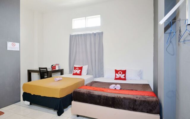 ZEN Rooms Basic Near Pasar Baru
