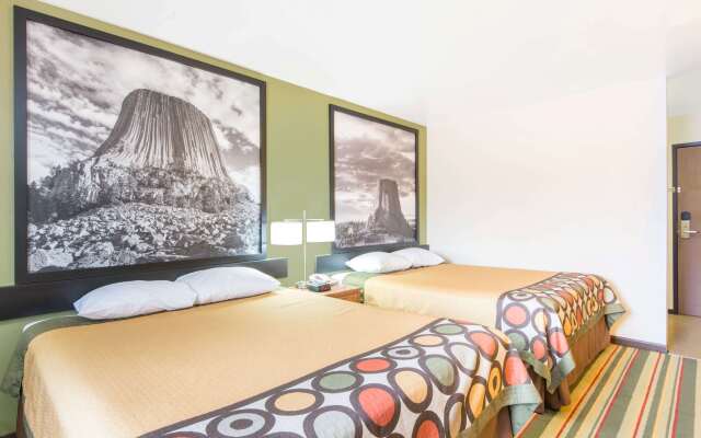 Super 8 by Wyndham Buffalo