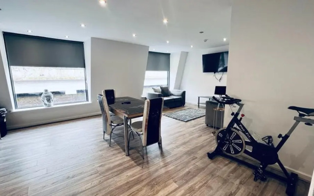 Inviting 2-bed Apartment in Liverpool