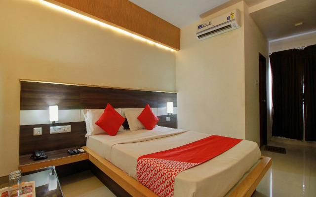 OYO 14406 Hotel Subashree