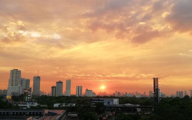 Indigo Manila Apartment @ ADB