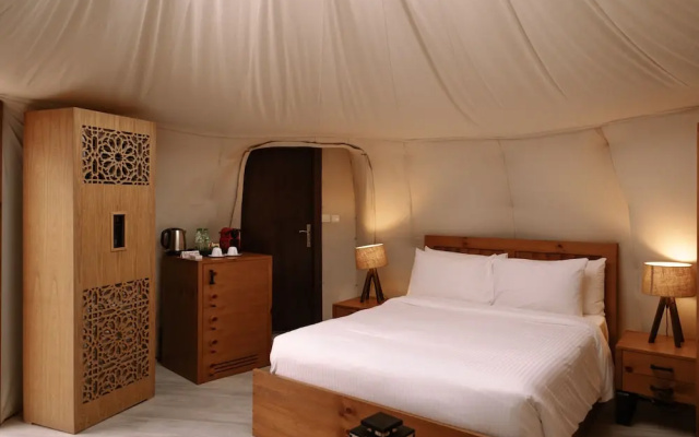 Pura Eco Retreat Jebel Hafit Desert Park