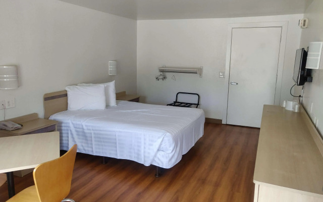 Travelodge by Wyndham Fayetteville