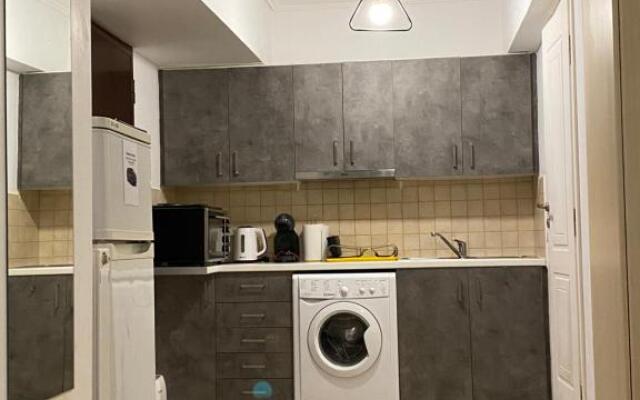 Luxury studio with SPA close to athens airport