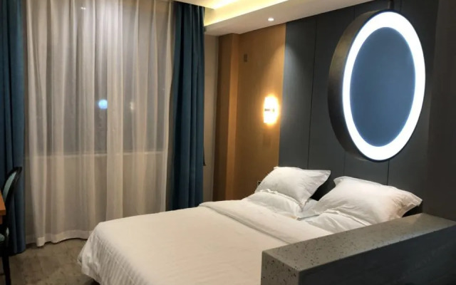 Nanchang 520 Youth Hotel (Mailu Campus Center store of University of Finance and Economics)