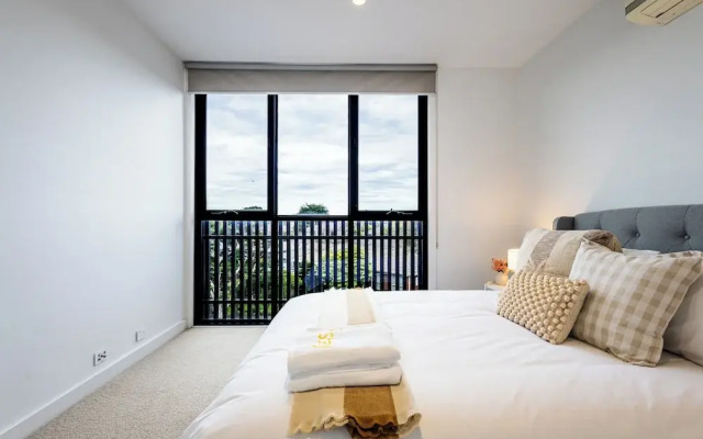 StayAU Stylish 3BR Sea Breeze Mordialloc