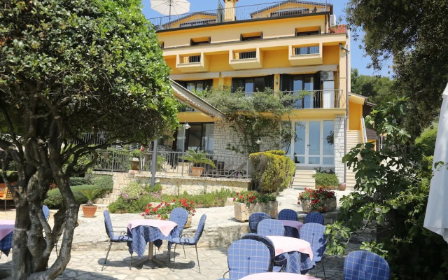 Rooms Figarola