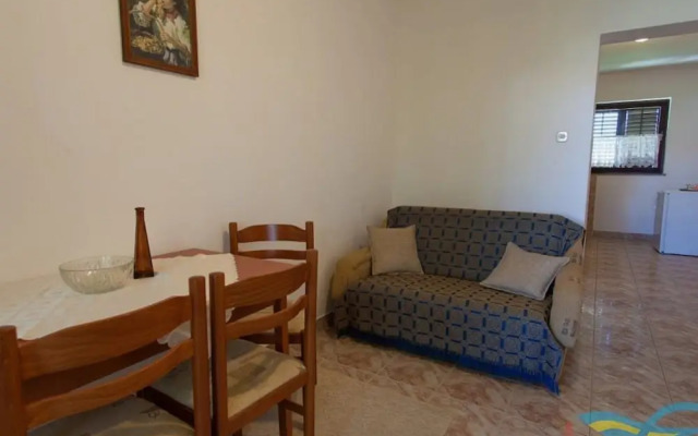Apartment in Vantacici Near the Sea