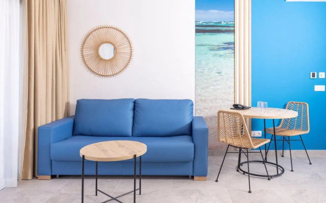 Esmeralda Cotillo Homes by LIVVO