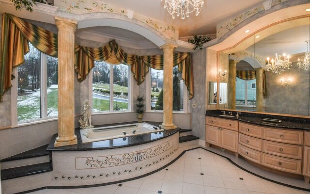 Preston on the Lake 5 Bedroom House