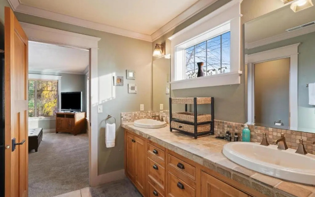 Awbrey-Ac-By Dt-4Br/2.5Ba