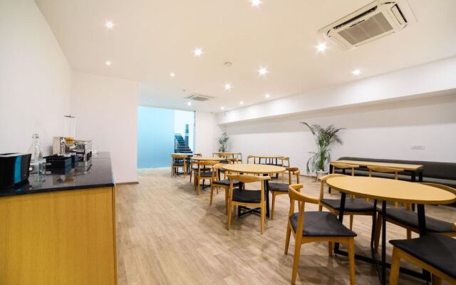 Oyo Townhouse 120 Shushant Lok