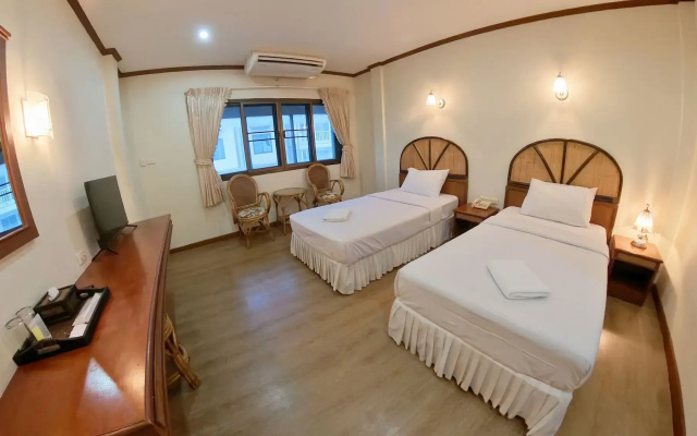 RoongRuang Hotel