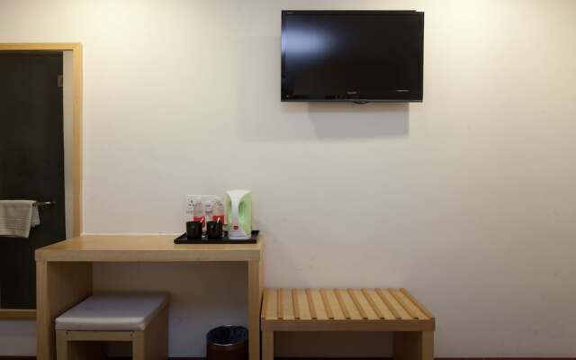 ZEN Rooms Opposite YMCA