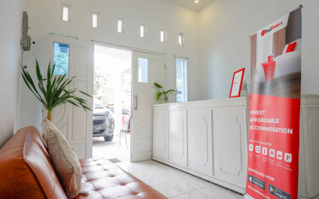 RedDoorz near GOR Jatidiri Semarang