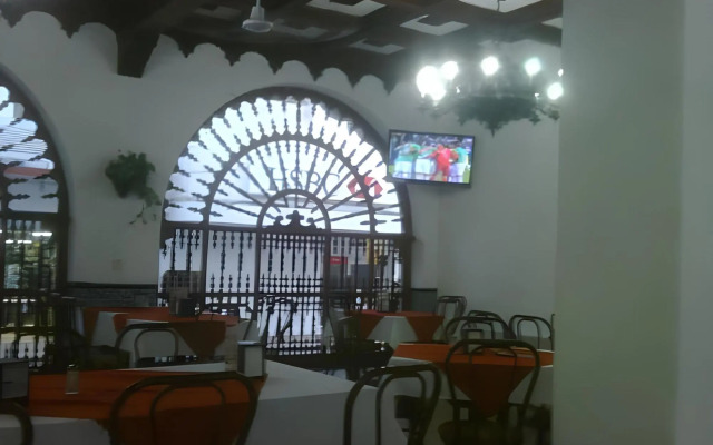 Hotel Colonial