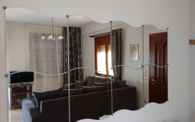Tholos Bay Suites