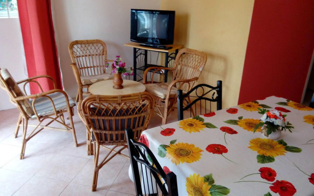 Chetty Tourist Residence