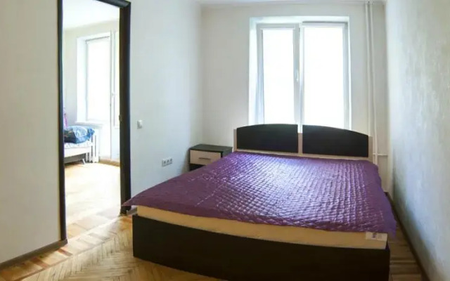 Домуметро на К. Смирнова