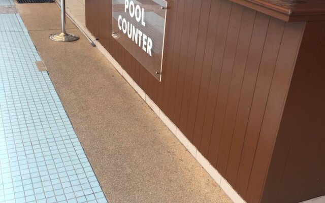 CMK & Private Water Chalet
