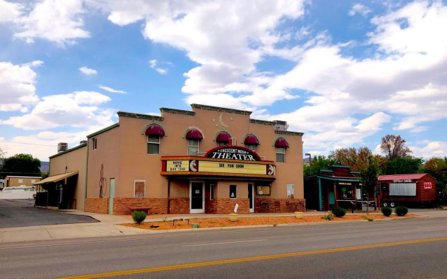 Oranch House, Studio & Wilderness