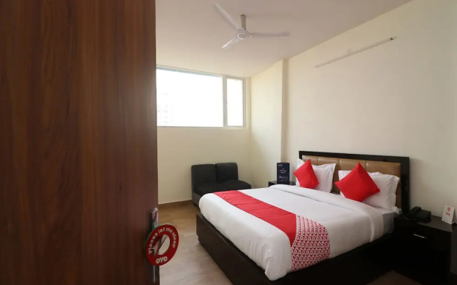 OYO 23320 Hotel Ozone