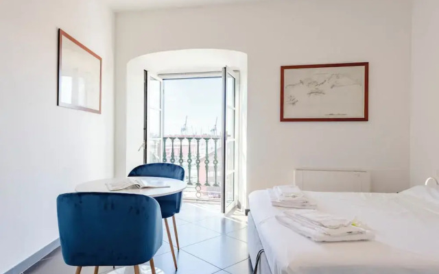 Sea View Apartment Next To Acquarium
