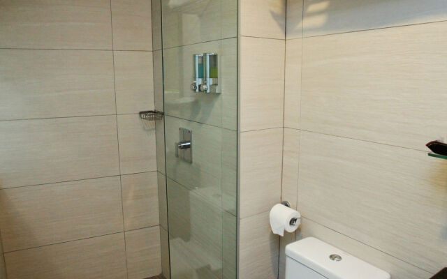 J8 Hotel