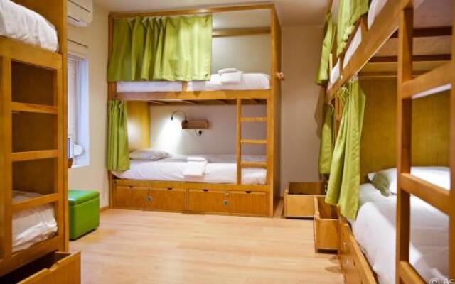 Peach Hostel & Suites