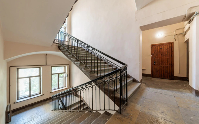 DeRent Aparts (ДеРент Апартс) на проспекте Владимирский 8