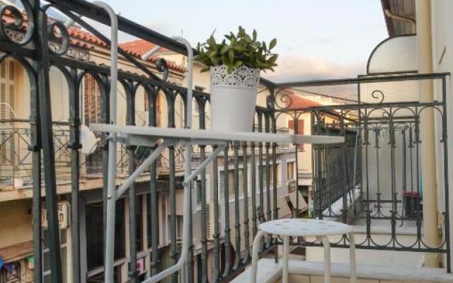Historic Center Nest for 3