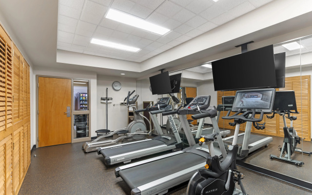 Best Western Plus Pembina Inn & Suites