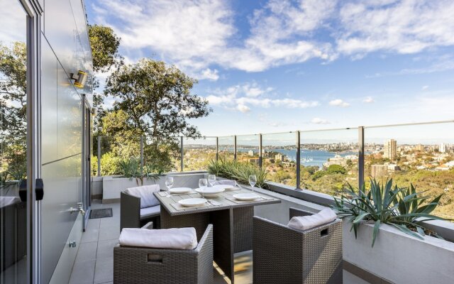 2 Bdrm North Sydney with harbour views