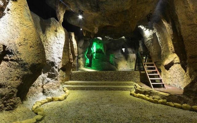 Meet Nanjing, Love Hot Spring Hotel