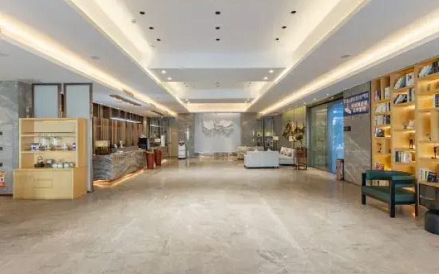 EARL FAMILY  Hotel