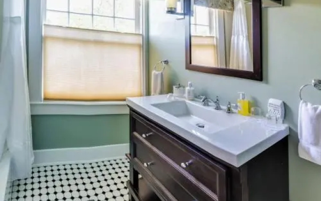 Bayberry Inn B&B