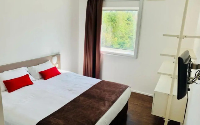 Standing Hotel Suites