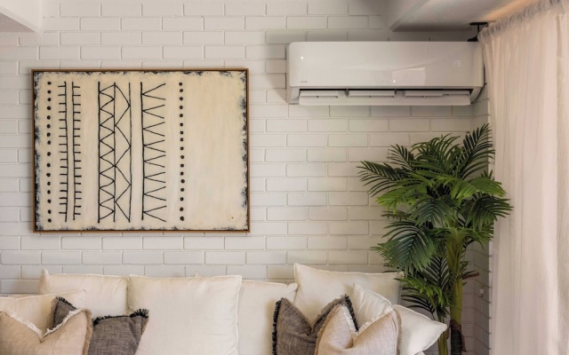 Markwell Surf · Courtyard Stay Steps from Beach – Guest Rooms – Gold Coast