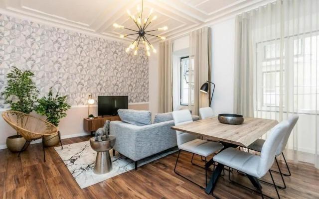 Elegant 2 Bedroom Apartment in Iconic Alfama!