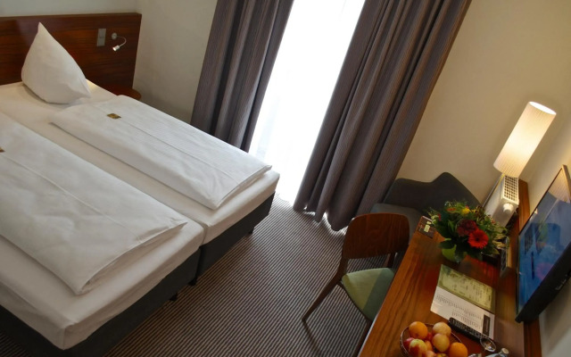Augusten Hotel