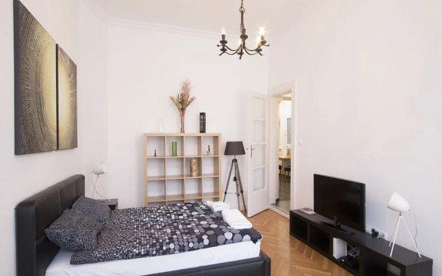 Budapest White Boat Apartments