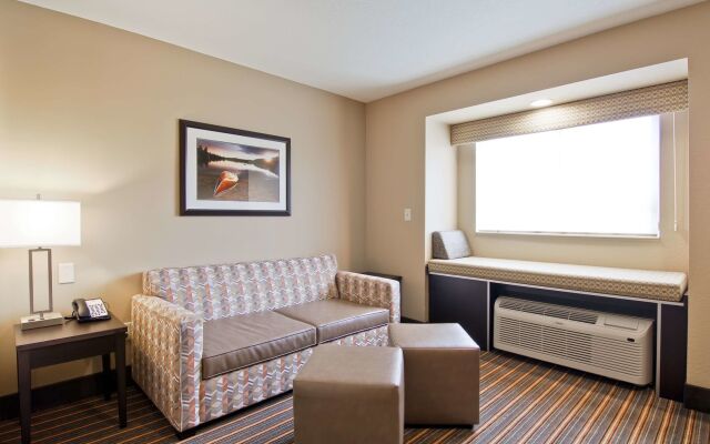 Best Western Plus Woodstock Inn & Suites