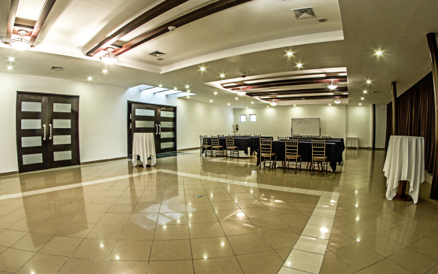 Hotel Embassy