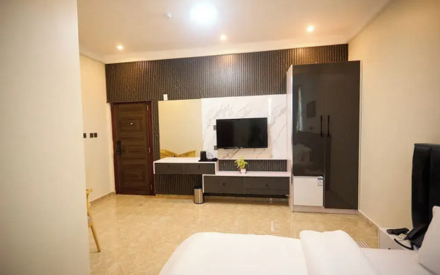 Abram Hills Hotel Ltd