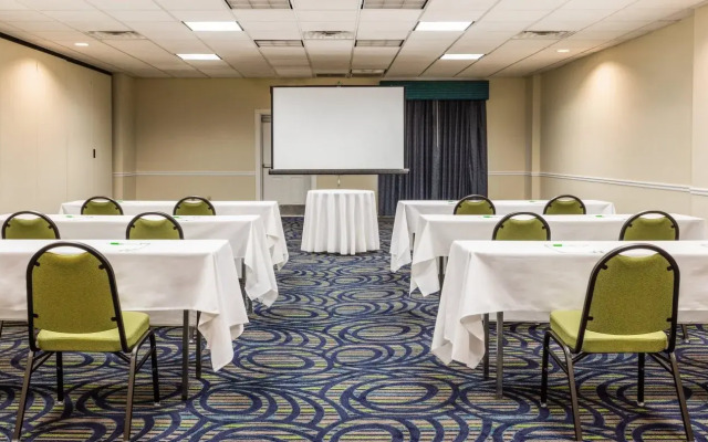 Holiday Inn & Suites Clearwater Beach S-Harbourside by IHG